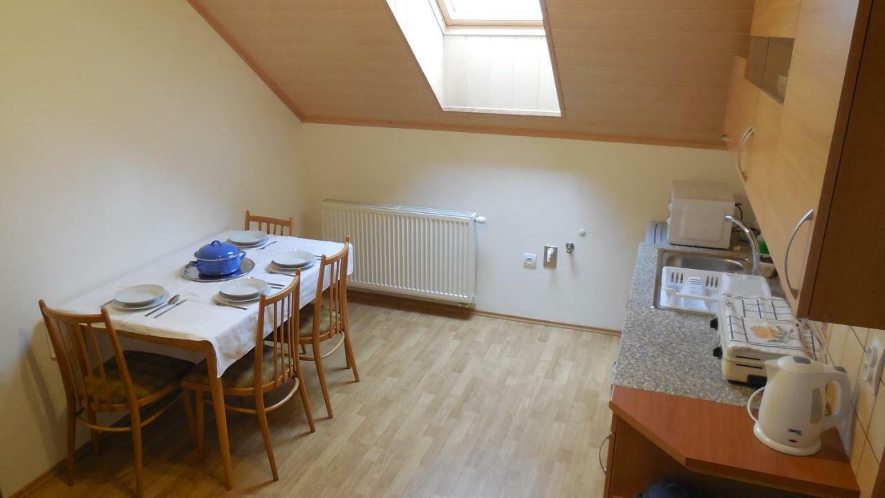 Privat Pod Kostolom - Ubytovanie Valca Bagian luar foto
